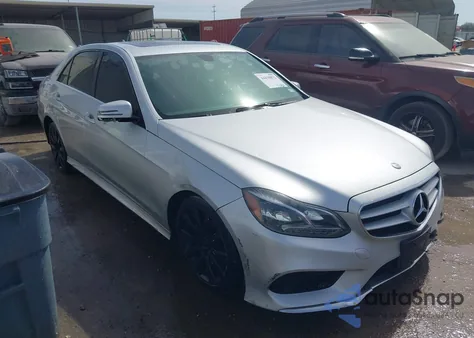 2014 Mercedes-Benz E 350 z USA, uszkodzony, nr VIN WDDHF5KB2EA913489